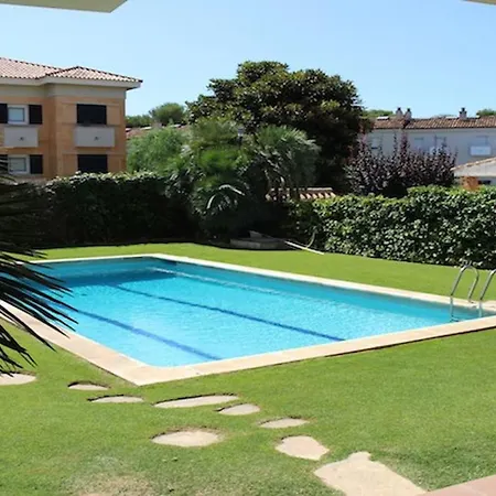 Modern Lily Close To With Com Pool And Ac *