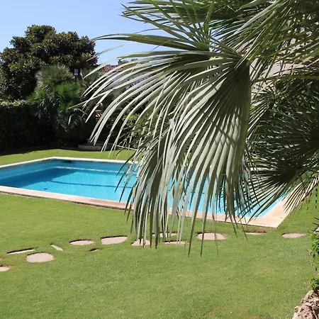 Lägenhet Modern Lily Close To With Com Pool And Ac